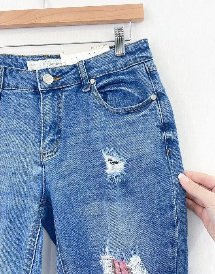 NEW CATO Girlfriend Distressed Jeans size 6 Plaid Roll Cuff Mid Rise - Image 3