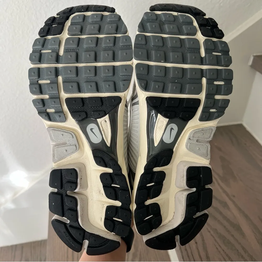 Nike Zoom Vomero 5 Sneakers in Gray Platinum Tint, New - Image 8