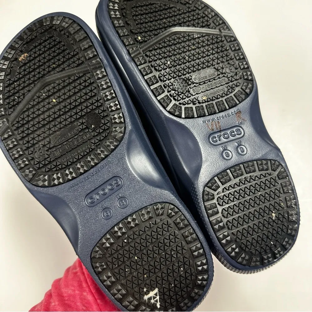 Crocs Clogs Unisex W8 M6 Blue Slip Resistant Slip On Work Shoes - Image 9