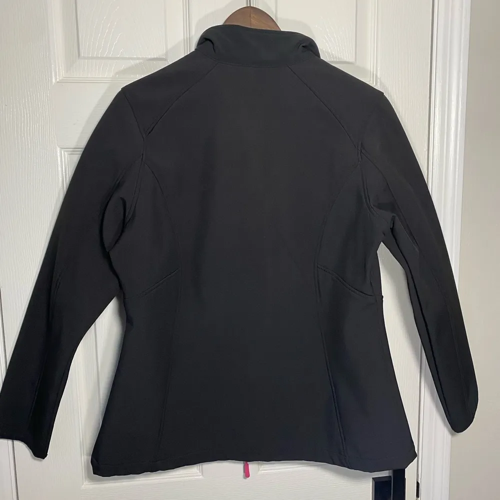 Reebok Women's Black Jacket with Pink Accents - Image 9