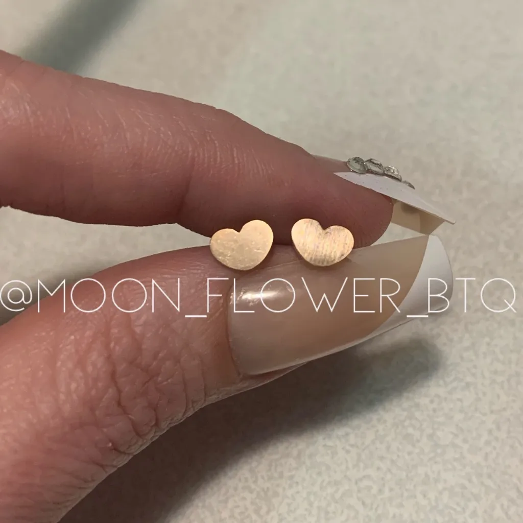 Rose Gold Heart Barbell Earrings Pink - Image 3