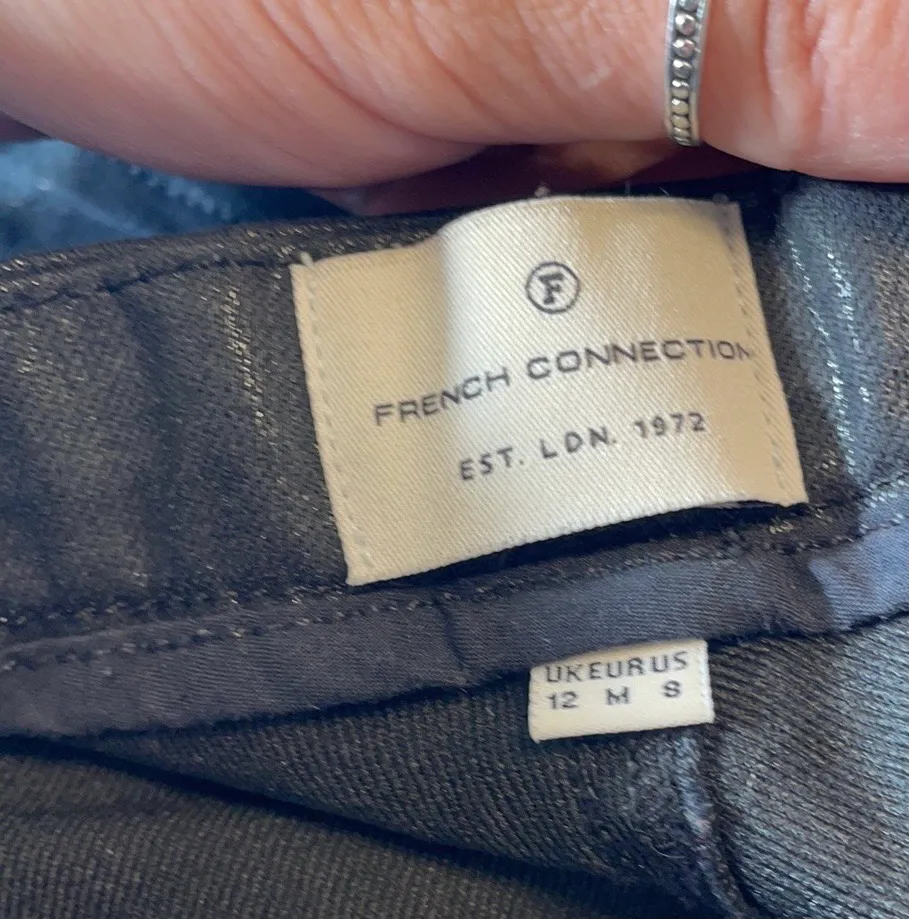 French Connection Black Faux Leather Coated Shiny Skinny Pants - Image 3