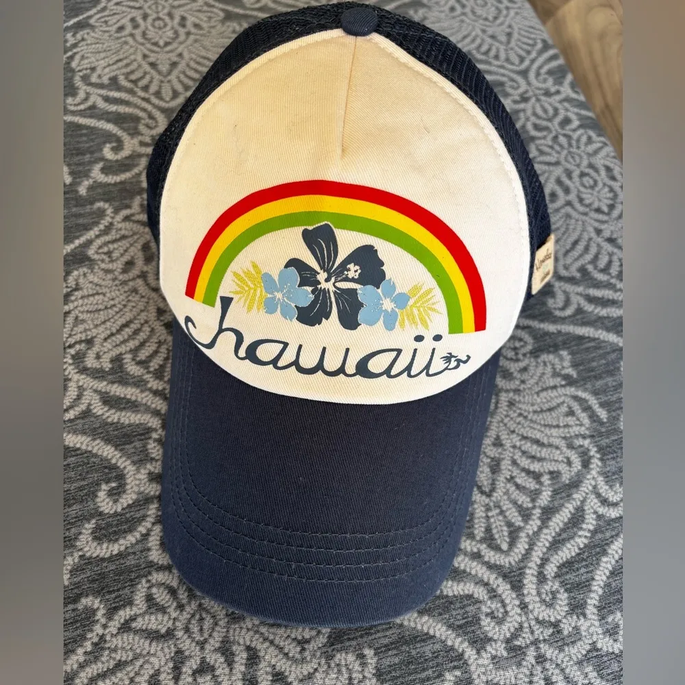 NWOT 🔴Blue and Cream Two - Image 2