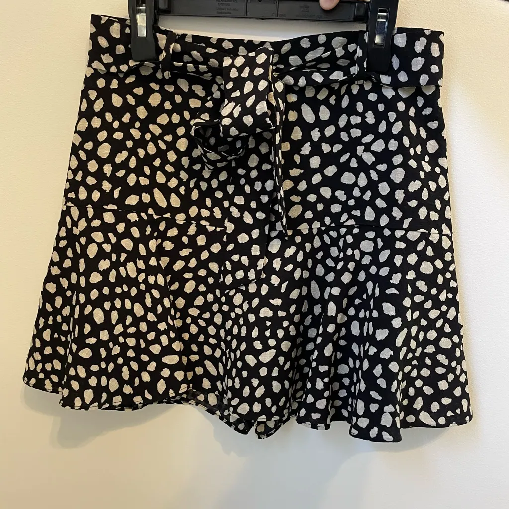 Black and Ceam Mini Skirt - Image 3