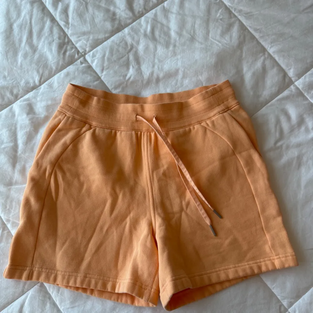 Lululemon Scuba High-Rise Short 5" Peach Bellini - Image 2
