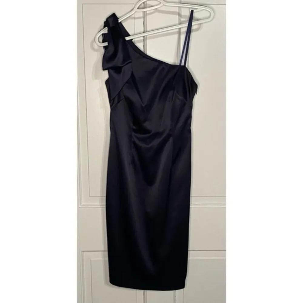 Eliza J One-shoulder Bow Detail Satin Sheath Dress In Navy Blue Size 6 - Image 2