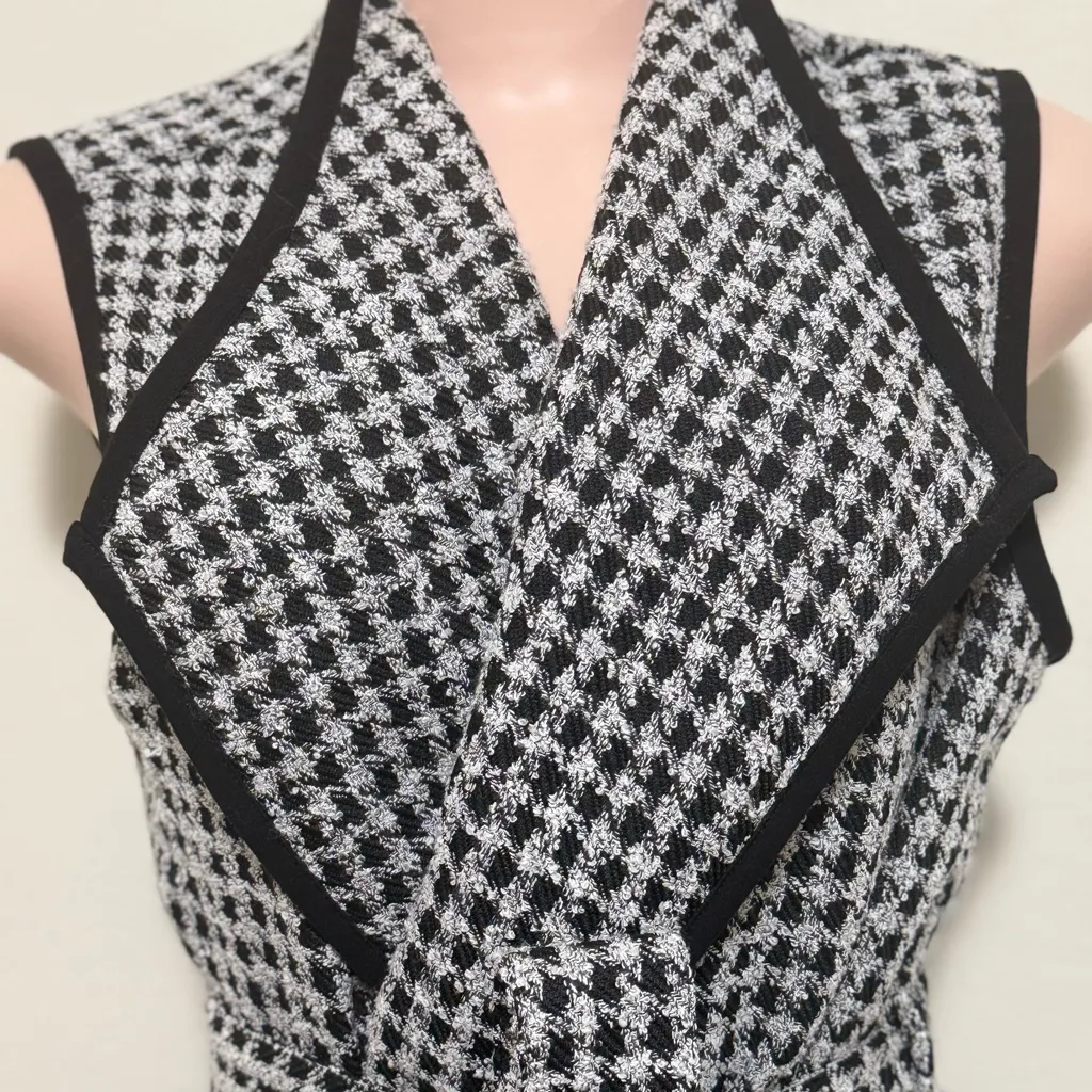 Christopher & Banks Black & Gray Houndstooth Vest jacket w/belt woman size small - Image 2