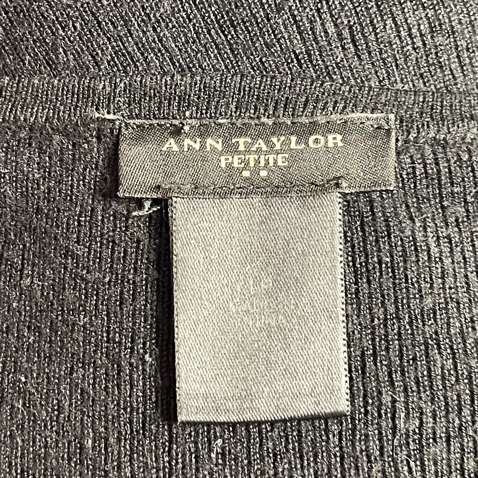 Ann Taylor‎ Womans Blouse Top Black Petites Large Solid Short Sleeve Z-334 - Image 3