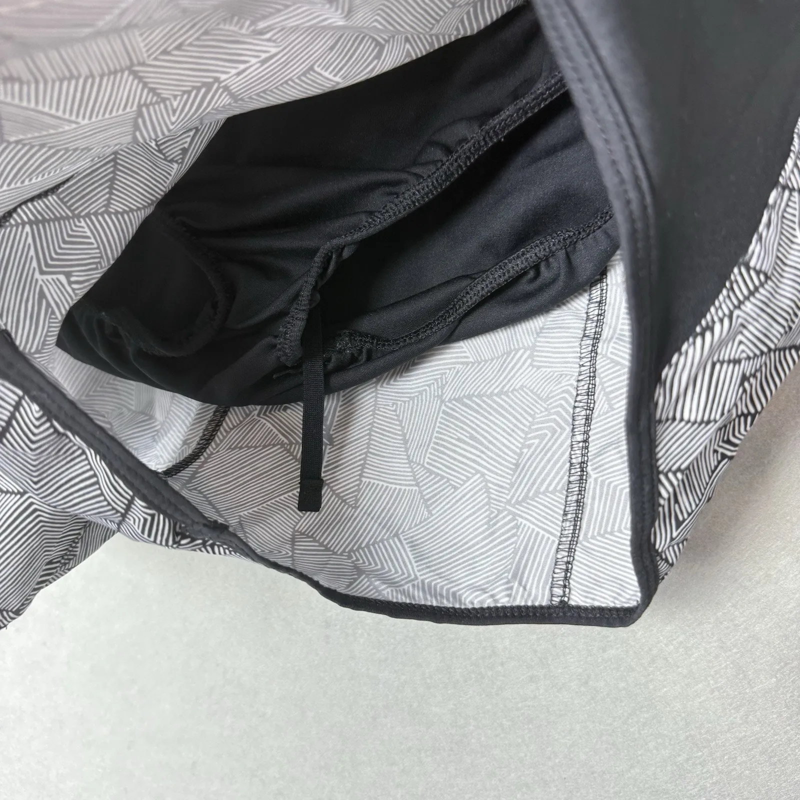 Nike Women’s Canopy Crew Printed Black and White Dri-Fit Shorts Black Size L - Image 4