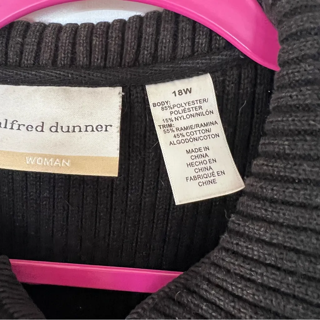 Black vest with zipper Size 18W - Image 4