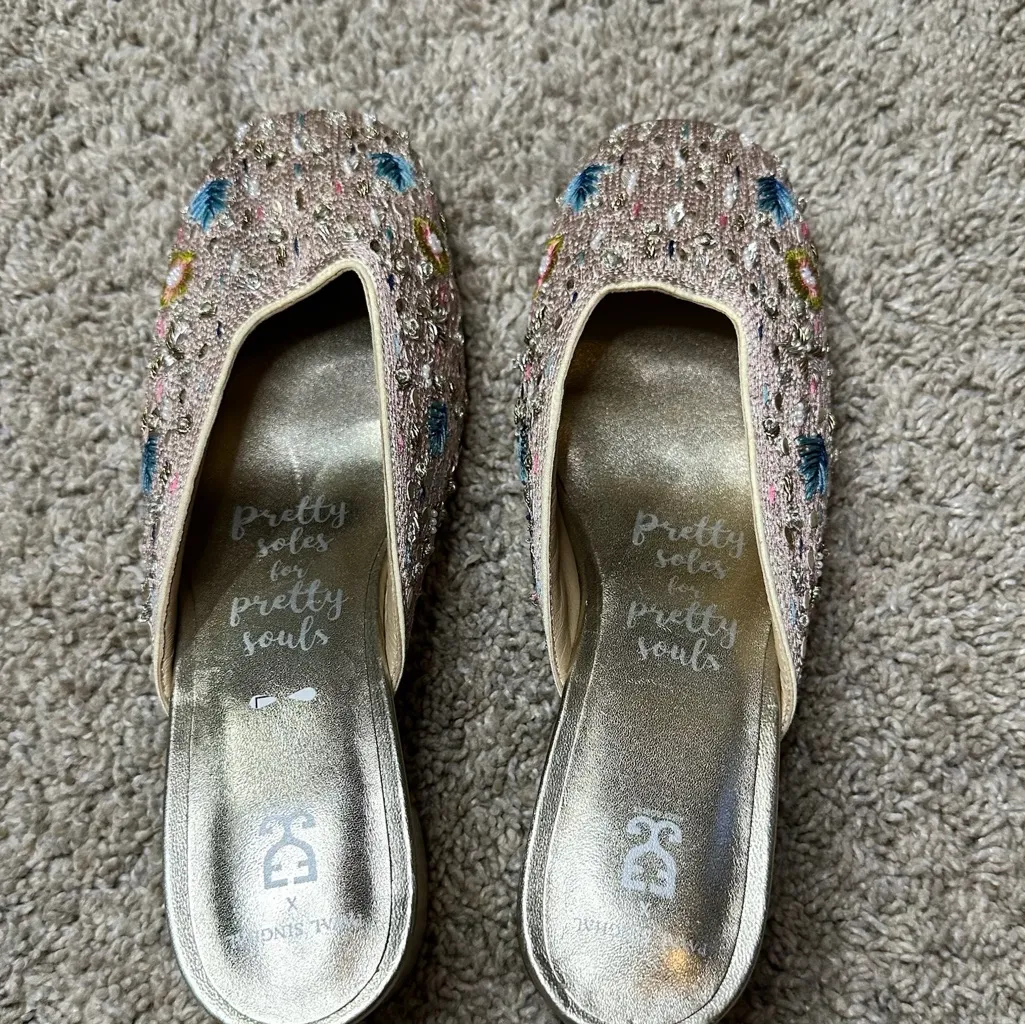 Fizzy Goblet x Payal Singhal Embellished Silver Block Heels mules NEW Size 40 - Image 3