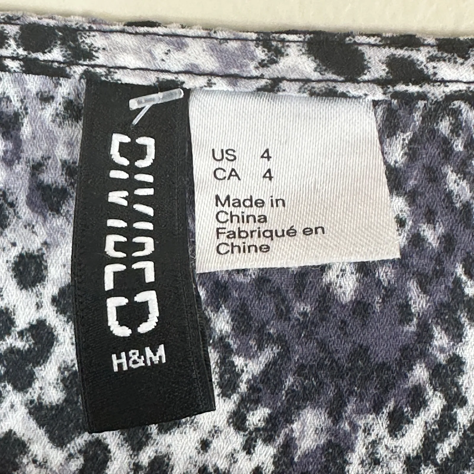 H&M Crop Top Womens 4 Black Gray Snake Print Long Sleeve Y2K Punkcore Grunge - Image 6