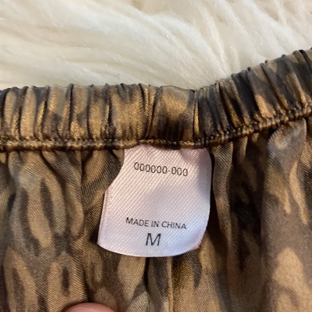 Victoria Secret Pajamas size M excellent condition pants inseam 24” - Image 4