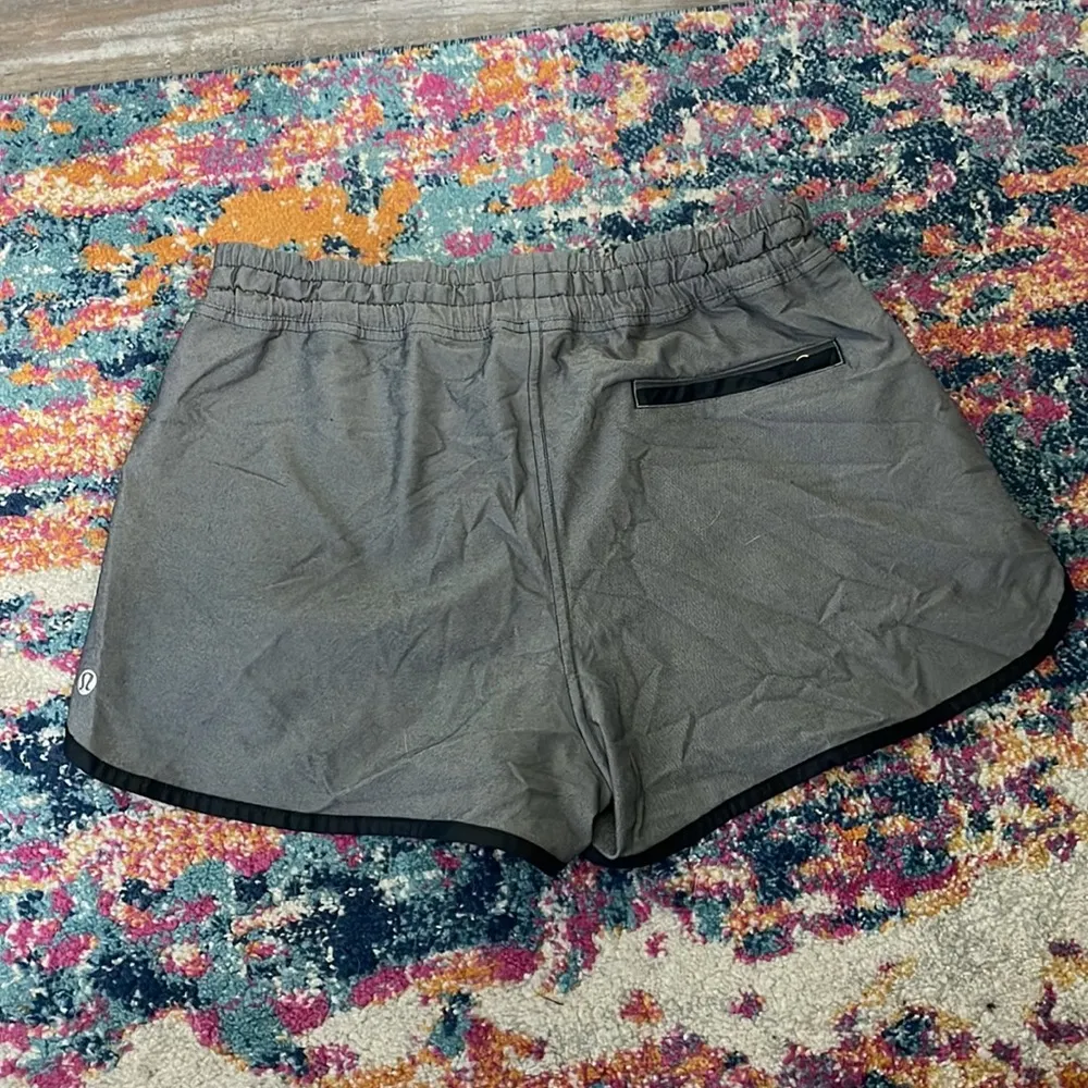 Lululemon Varsity pull on shorts - Image 4