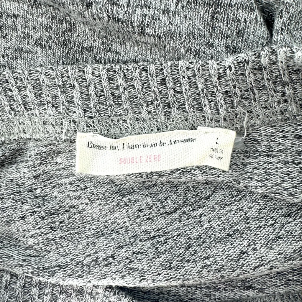 Double Zero  Cozy Gray Knit Sweater Size Large - Image 6