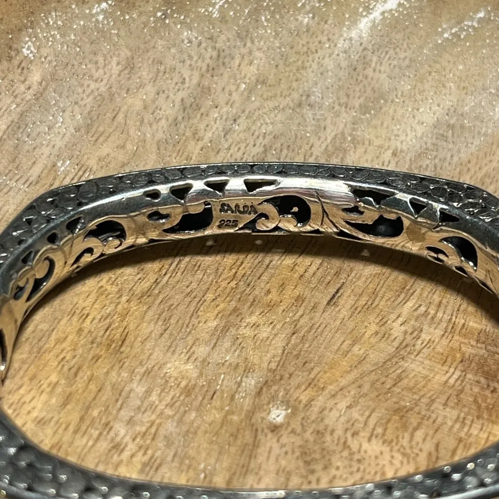 Sarda  Filigree Hinged Bangle Bracelet - Image 9