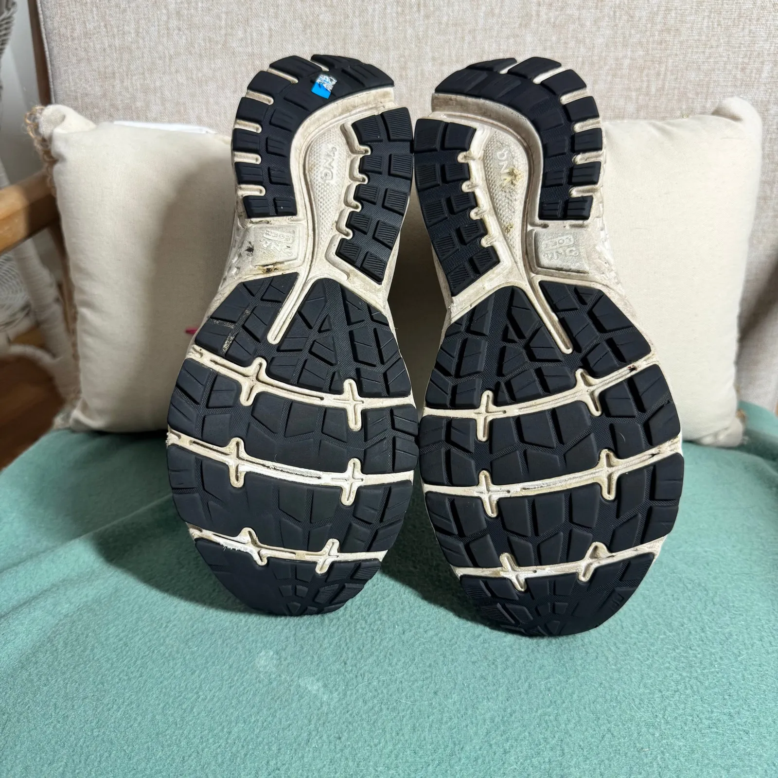 Brooks Sneaker Women 10 Pink Gray Ghost 11 Running Walking Active Gym Athleisure - Image 6