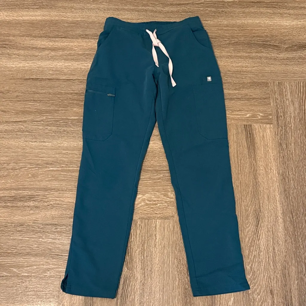 FIGS  Scrub Set - Image 5