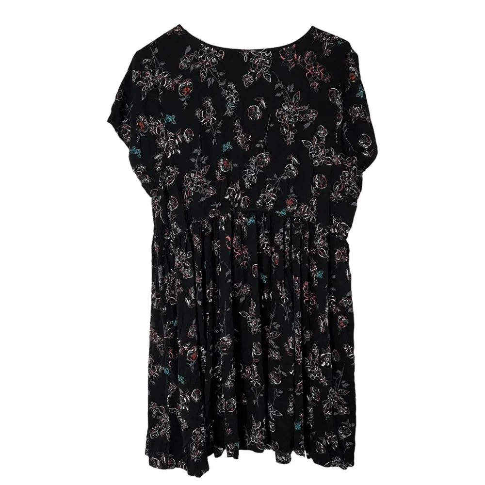 Torrid Multi-Color Floral Print Challis Lace Up Sleeve Dress Size 3X 11024347. - Image 3