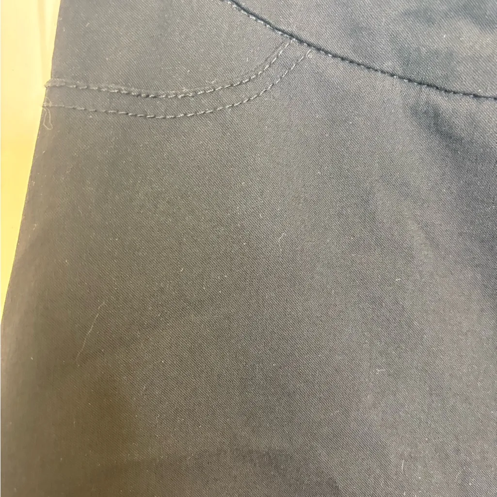 Soft Surroundings Black Stretch Pull-On Shorts - Size Medium - Image 4