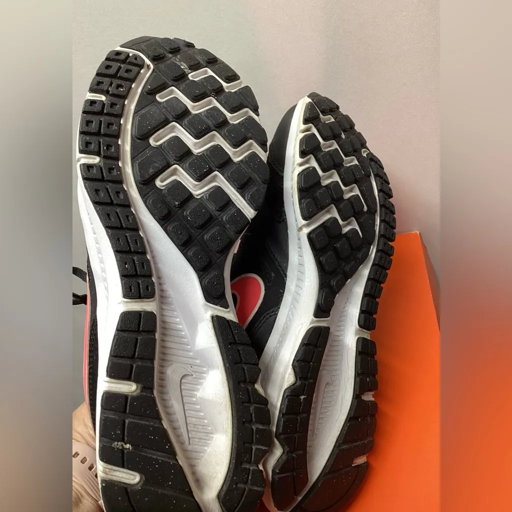 Nike Downshifter for women. Size 9. - Image 6