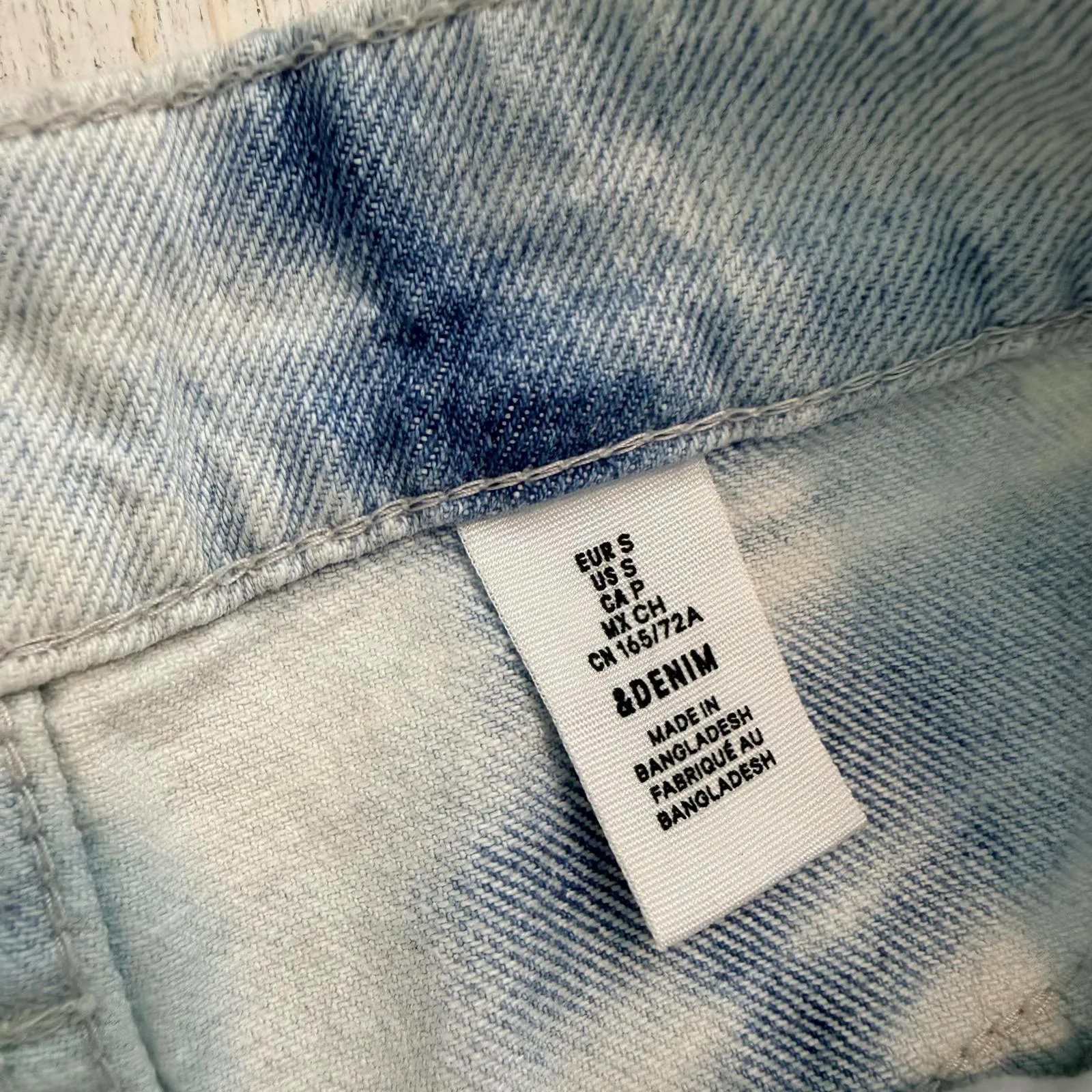 H&M Women's Small Raw Hem Tie-Dye Denim Mini Skirt - Image 8