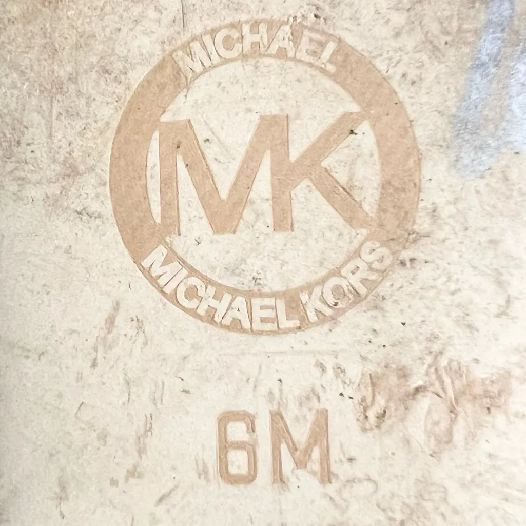 Michael Kors Black and Tan Flats with Classic Design Size 6 - Image 8