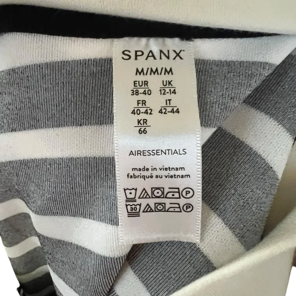 Spanx AirEssentials Cold shoulder Top Sz M - Image 8