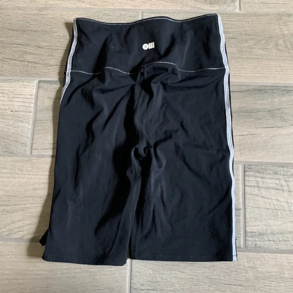 Bandier & solid & striped bike shorts - Image 4