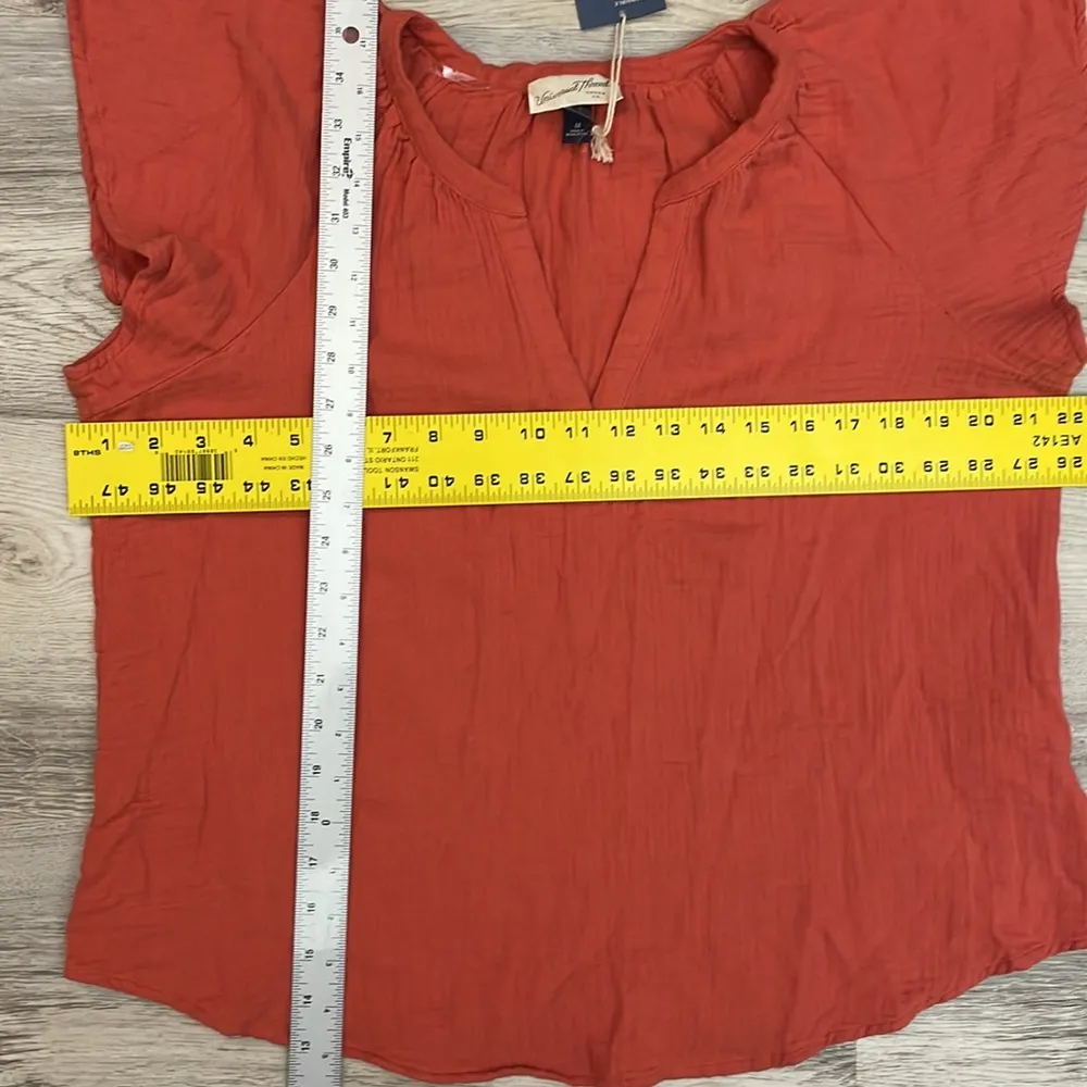 NWT Universal Thread Melon Orange Short Flare Sleeve V-Neck Pullover Top Size M - Image 9
