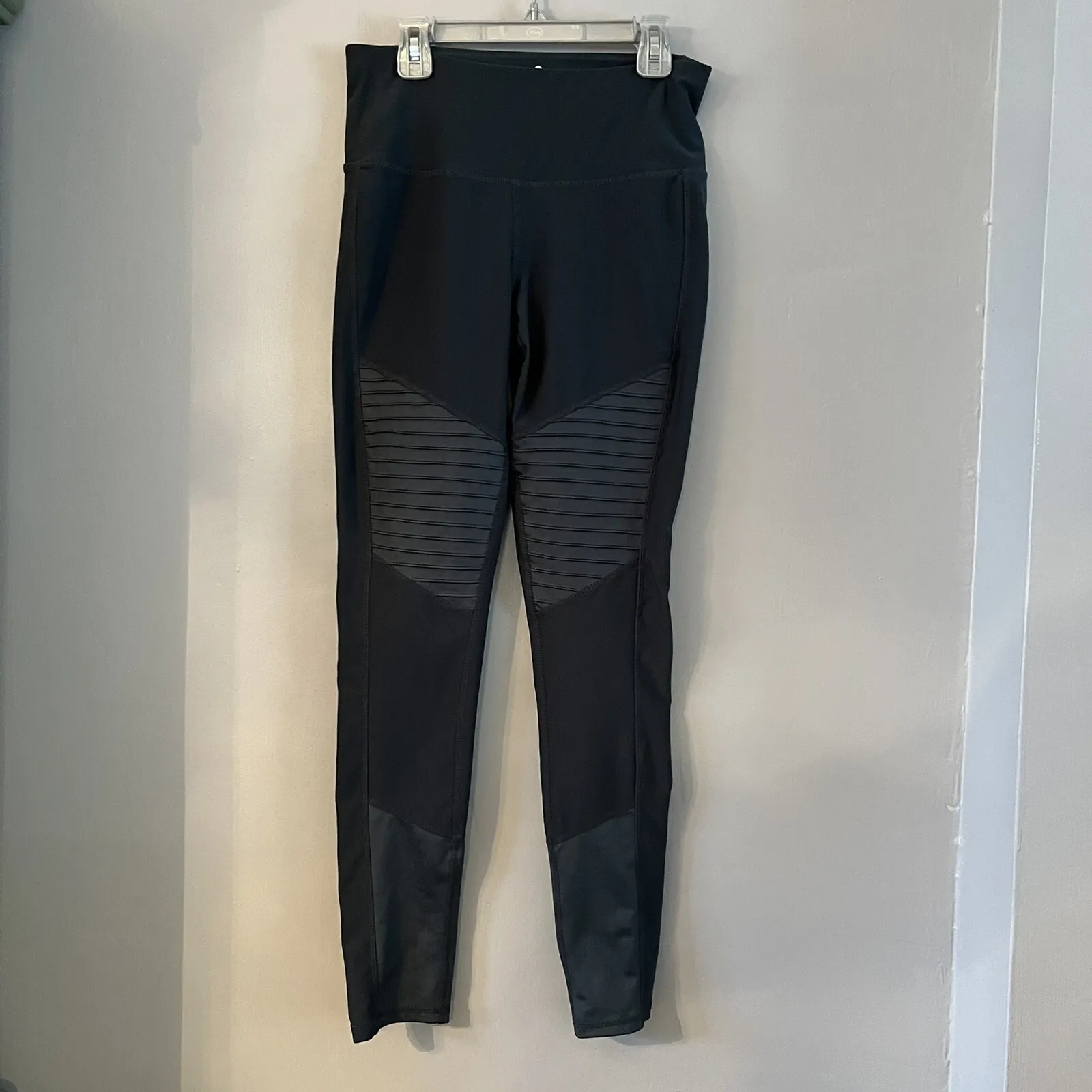 Apana Womens Leggings Sz Medium Green Yoga Pants Pockets Texture - Image 2