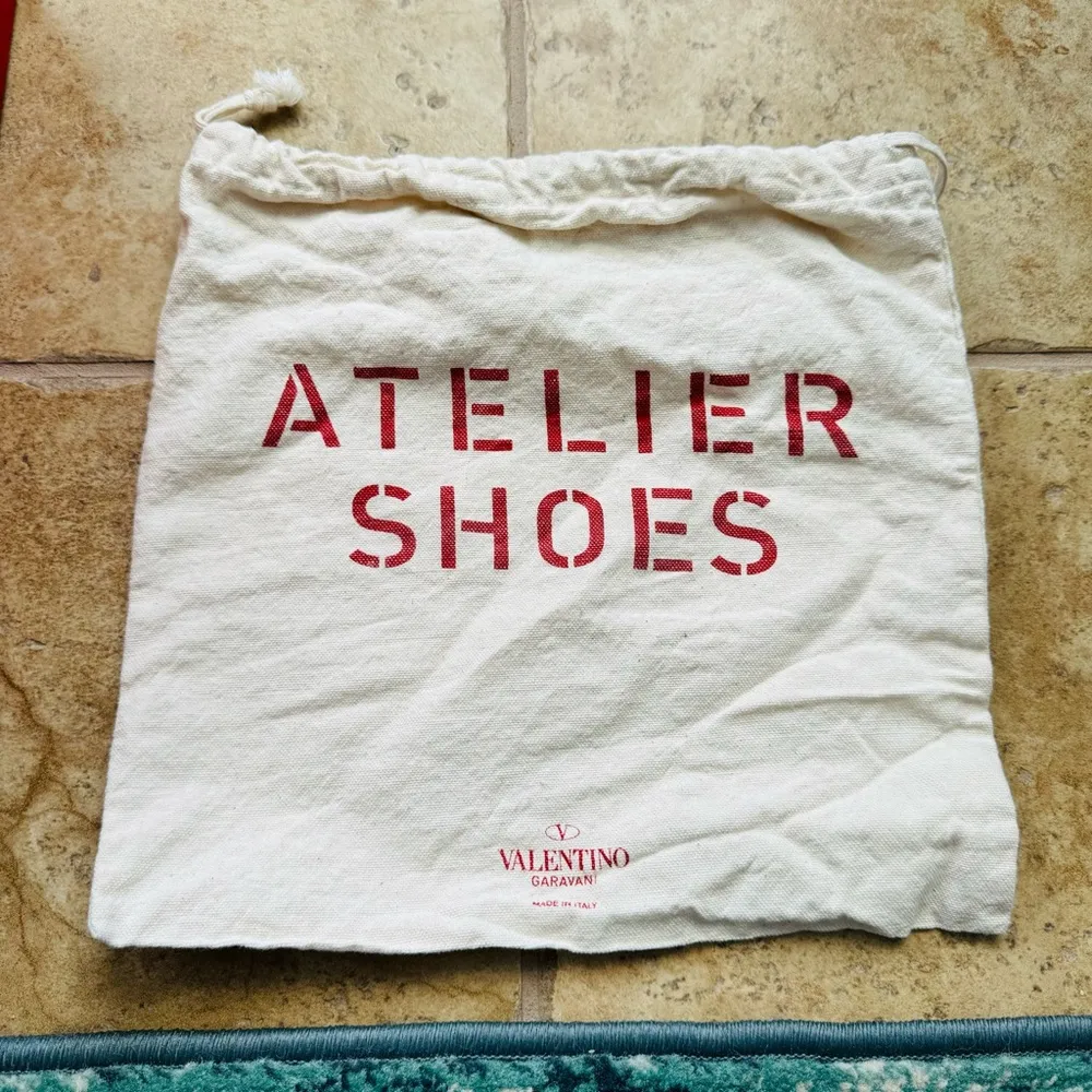 NWT  White Atelier Rubber Petal Slides Sandals Size 37 6-7 - Image 14