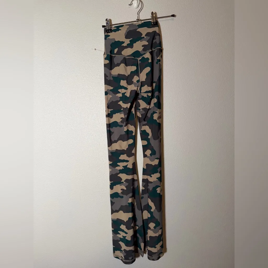 NWOT Offline by Aerie small camo flare high rise leggings - Image 3