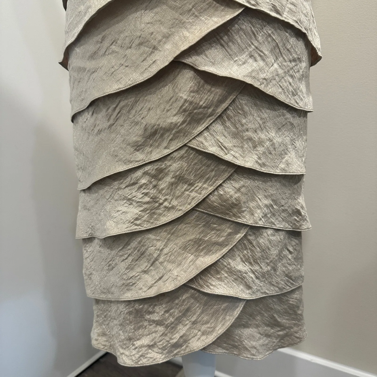 Adrianna Papell Champagne Gold Metallic Tiered Ruffle Empire Waist Dress Size 4 - Image 6