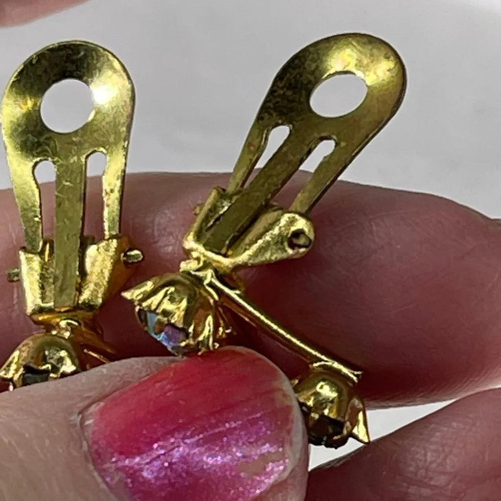 Vintage Star Austria Crystal floral spray clip earrings. Green - Image 5