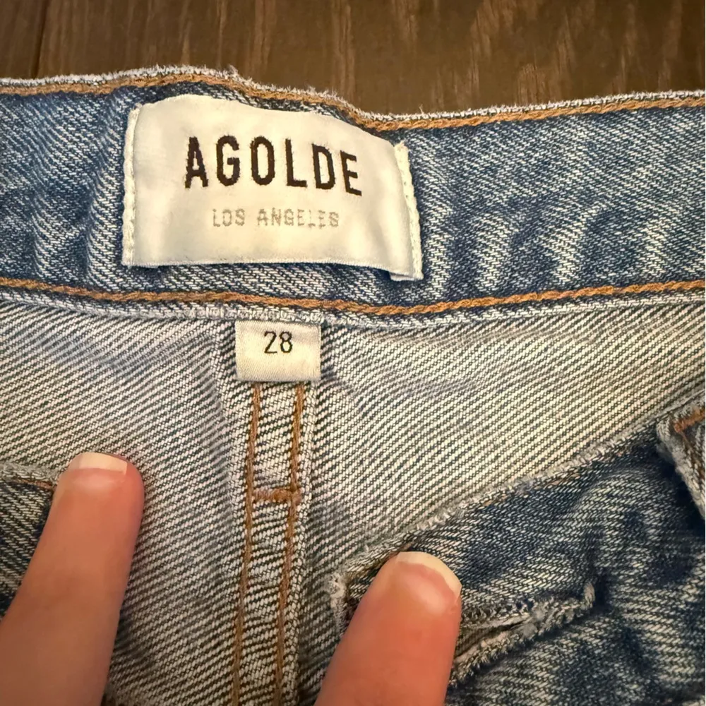 Agolde Riley Short in Snapshot - Image 4