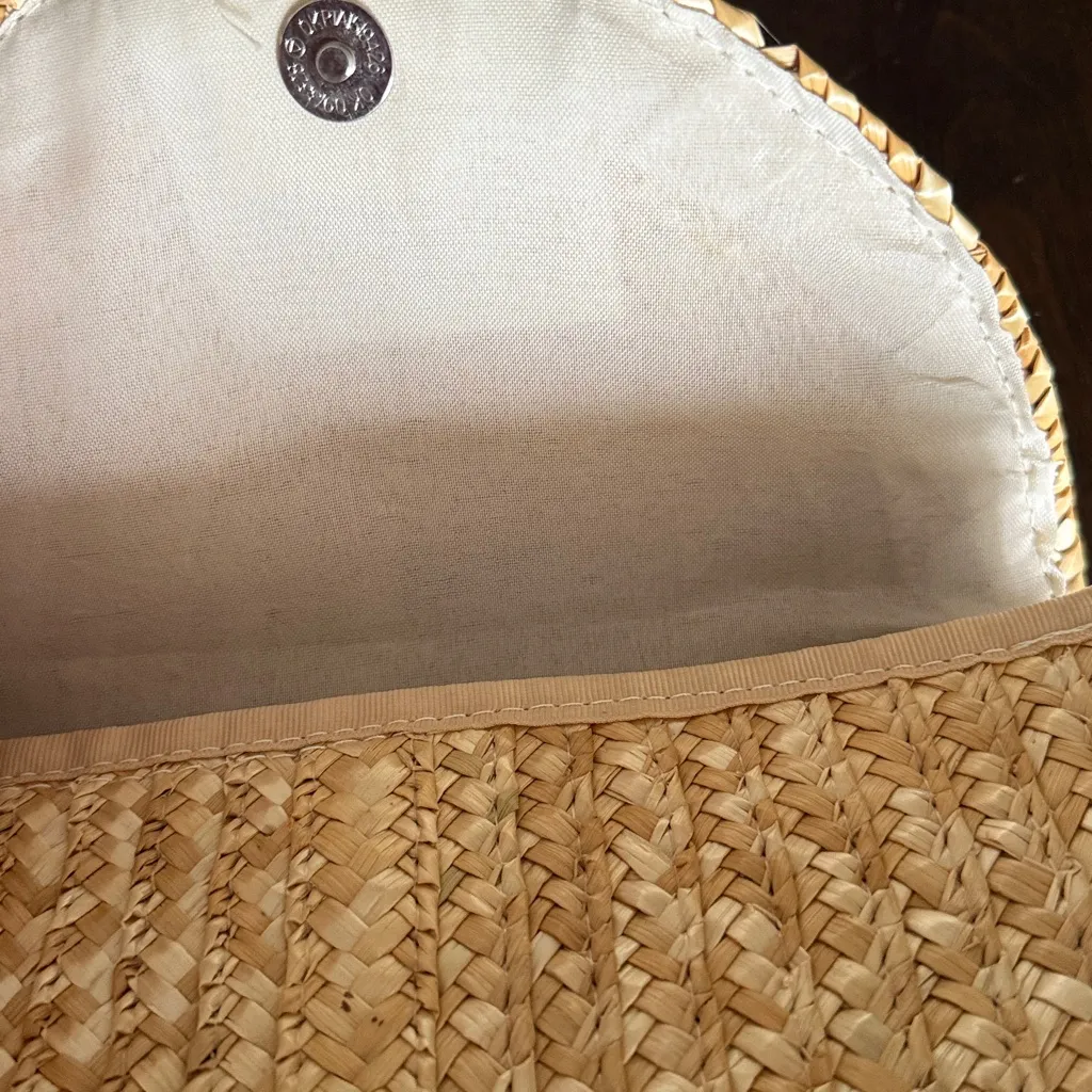 Unbranded Woven Under Arm Wristlet Purse Tan - Image 3