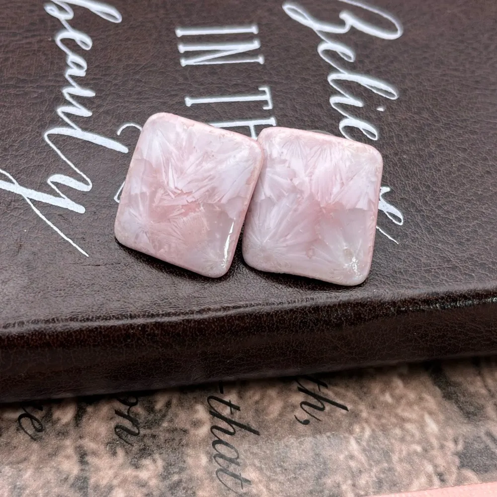 Vintage Women’s Pastel Pink Shell Square Shaped Lightweight Stud Earrings - Image 5