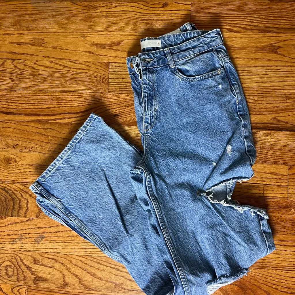 Zara Blue Distressed Straight Leg Jeans - Image 3
