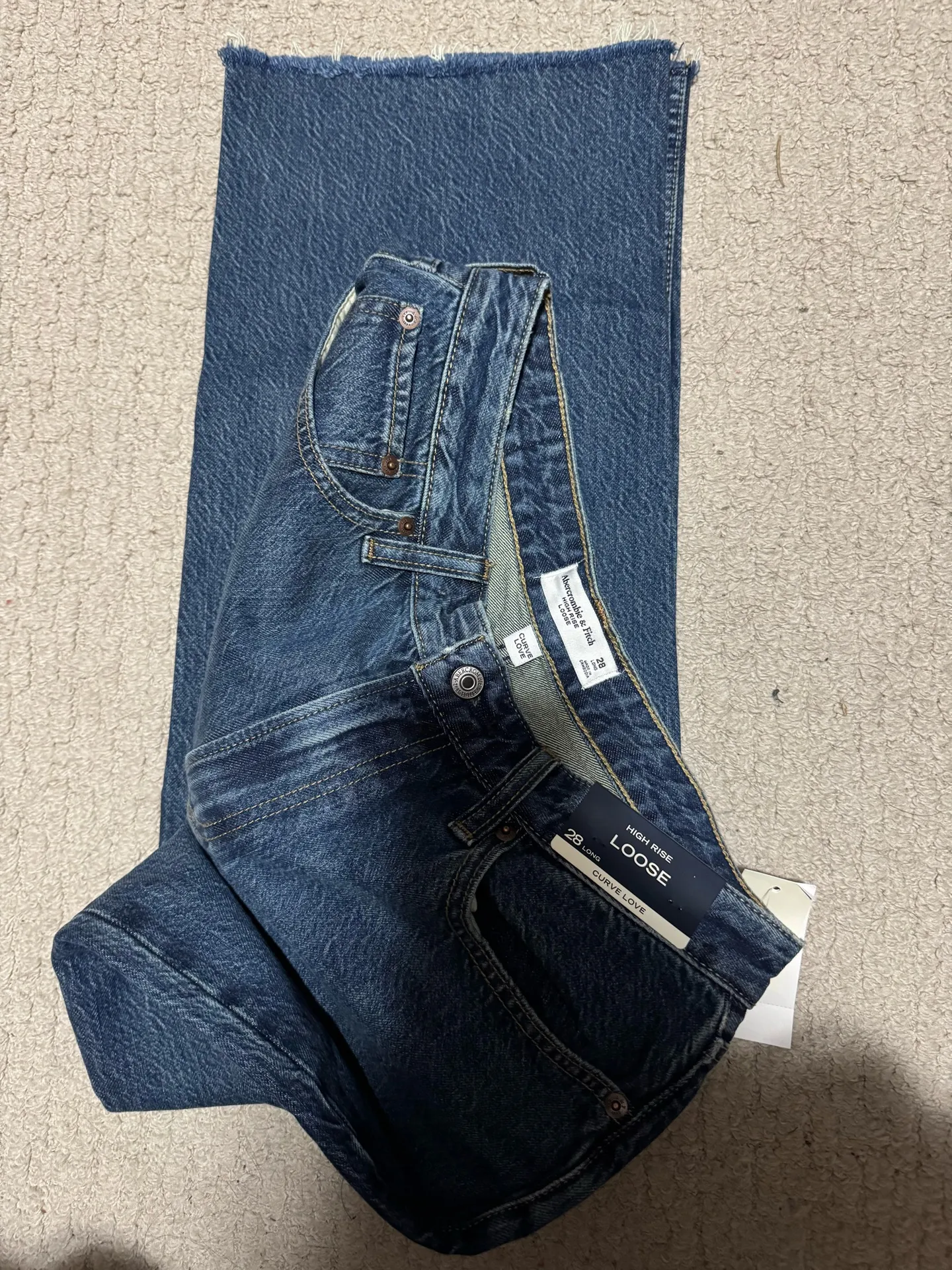Abercrombie High-Rise Loose Jeans Curve Love - Image 3