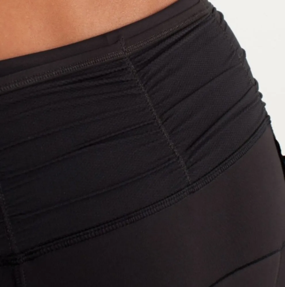 Lululemon Velo Vixen Shorts Black Size 10 - Image 4