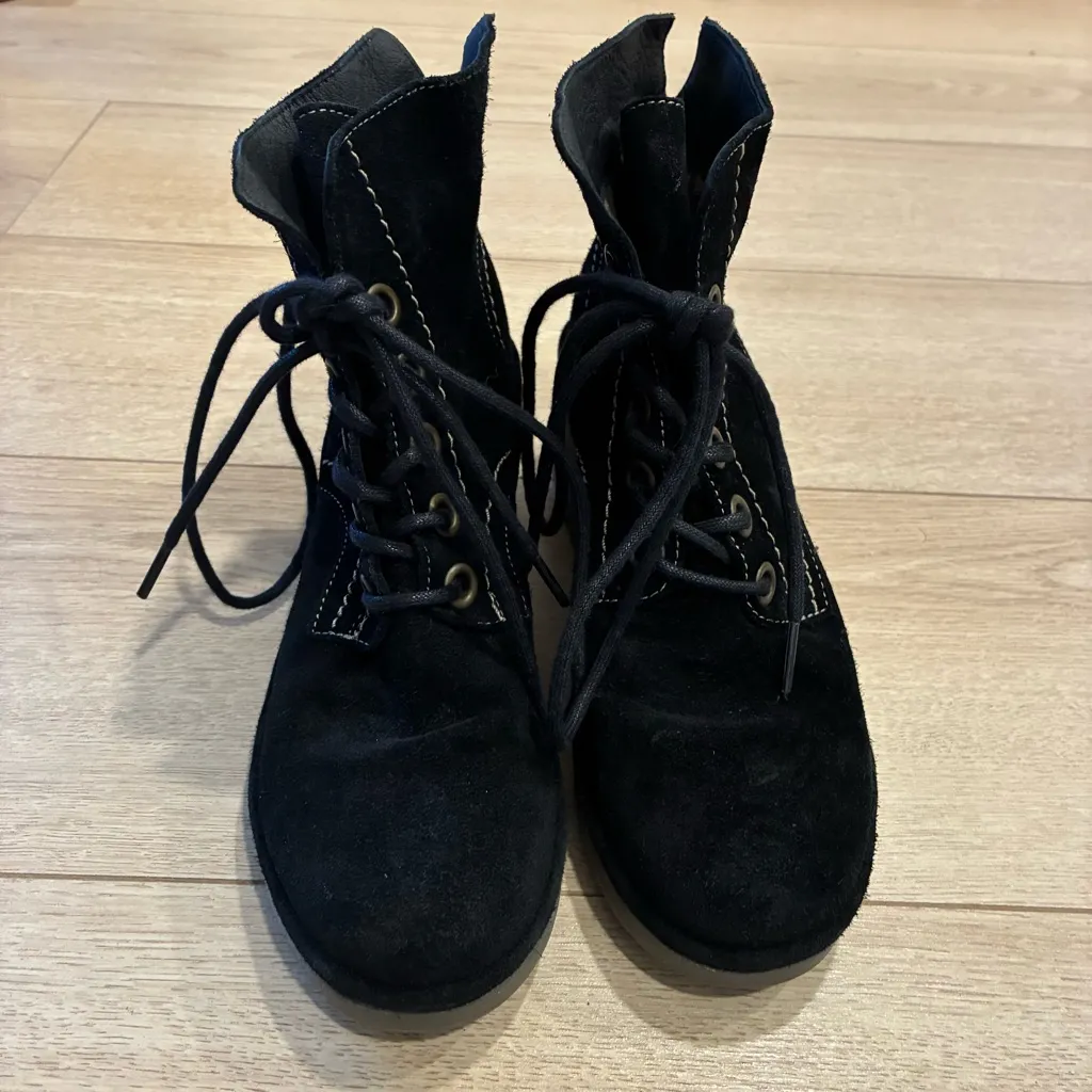 Fly London Women’s Nero Suede Leather Wedge Bootie Black Size 8.5-9/39 - Image 2