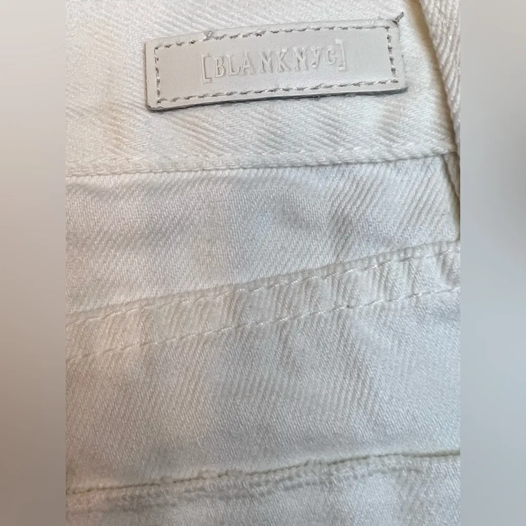 Blank NYC Little Queenie White Ripped Jean Shorts Size 27 - Image 4