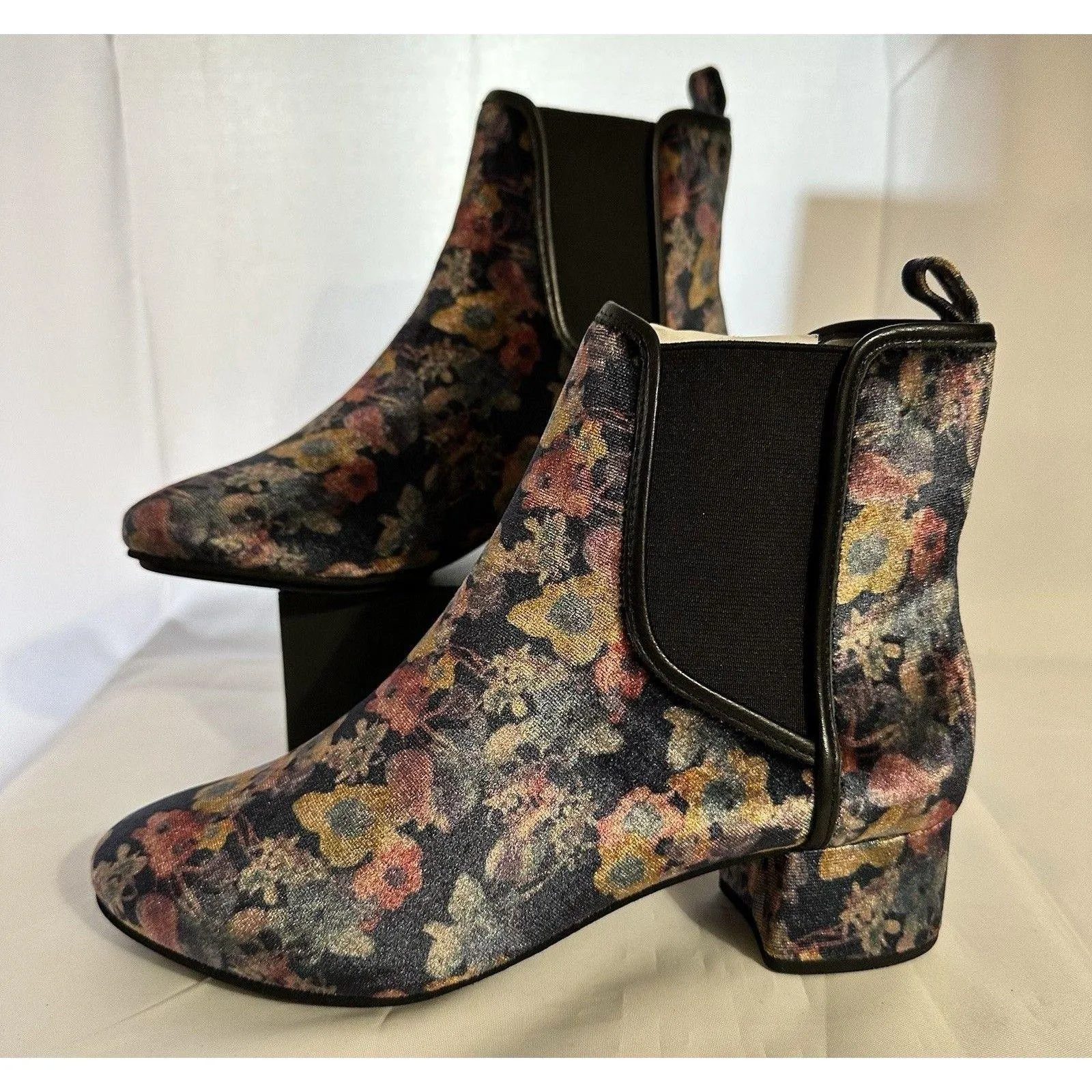Yosi Samra Floral Penelope Chelsea Style Ankle Boots Size 9 US / 8.5 UK EU 39 Black - Image 2