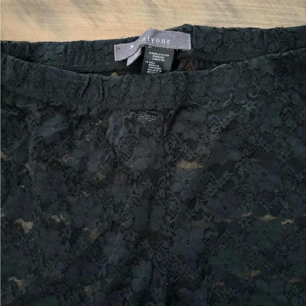 Twenty one by Forever 21 black lace leggings size Small - Image 5