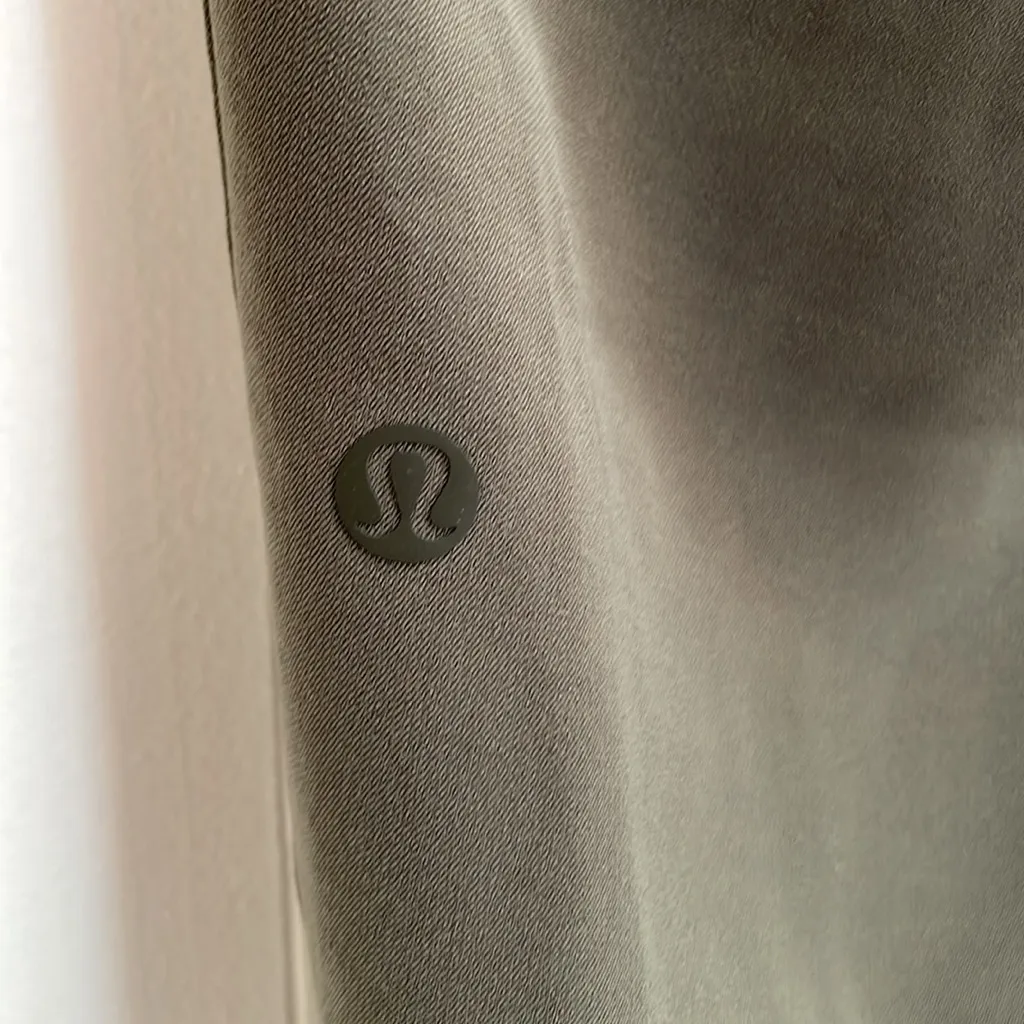 LULULEMON On the Fly Jogger in Dark Olive Size 6 - Image 13