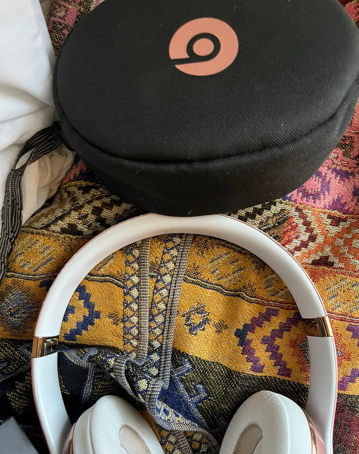 Beats Rose Gold Wireless Headphones - Image 5