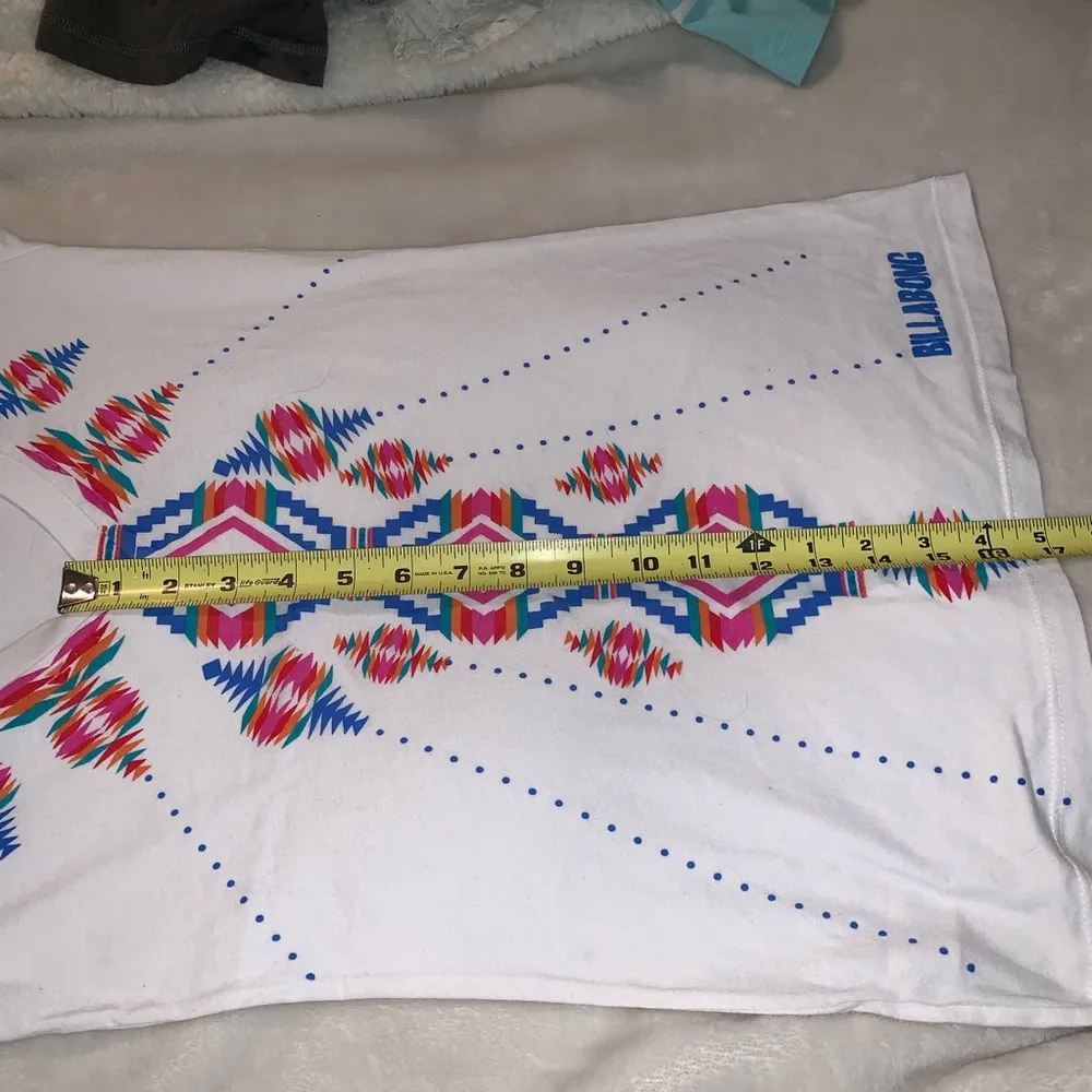 Billabong white v neck T-shirt - Image 5