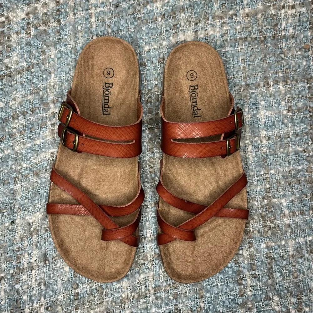 Bjorndal Sami Casual Faux Cork Footbed Comfort Slip On Sandals in Cognac - Image 8