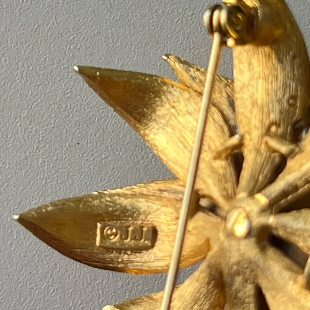 Vintage J.J. Blossom Flower elegant Gold Tone Brooch - Image 4